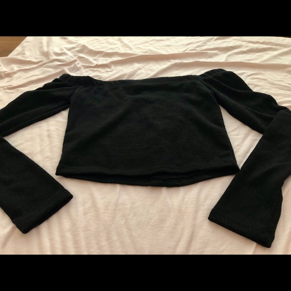 Black long sleeve crop top - Picture 3 of 3